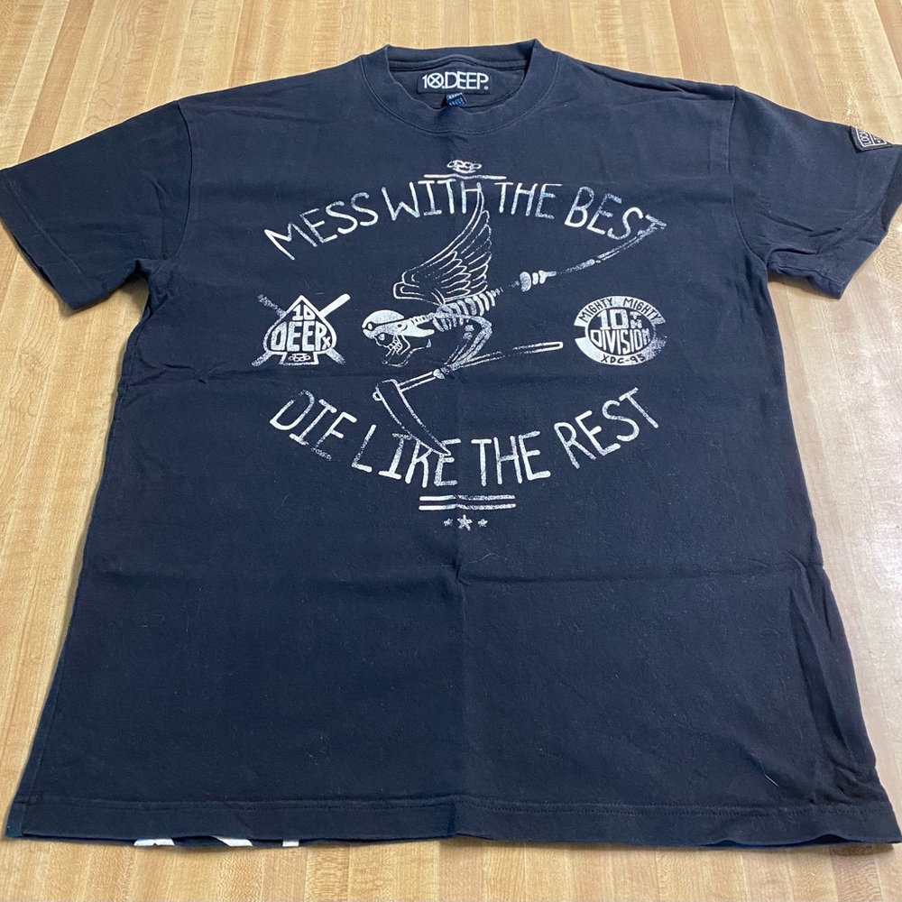 10.Deep Large black tshirt